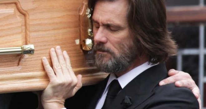 Jim Carrey se prvi put pojavio u javnosti nakon smrti djevojke: Baš i ne liči na sebe...