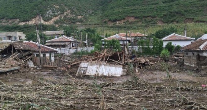 Sjeverna Koreja: Preko 130 smrtno stradalih, 395 nestalih i 130.000 ugroženih