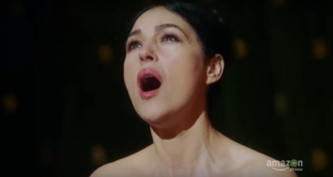 Gola Monika Belucci razvalila internet: Nakon Kusturice, opustila se u seriji 'Mozart u džungli'