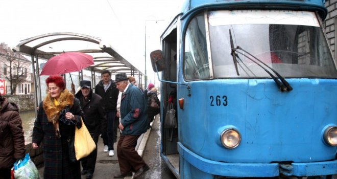 Učestvujte u anketi: Šta putnici misle o javnom prevozu u Sarajevu?
