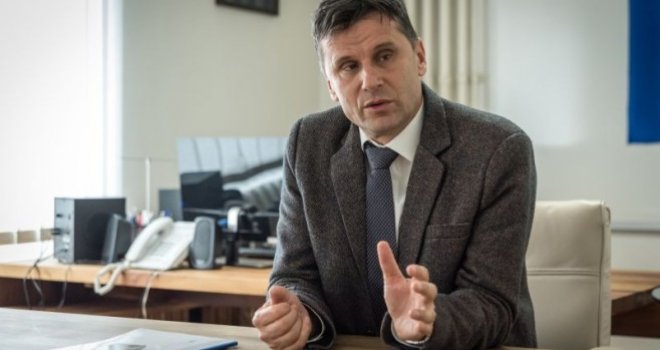 Novalić: Sve pare od akciza idu u autoceste, nijedna marka neće doći do parlamentaraca