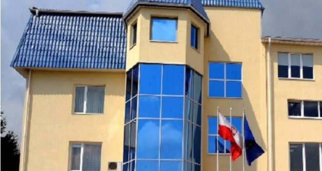 Na konzulat Poljske u Ukrajini pala granata: 'Ovo je profesionalni teroristički napad'