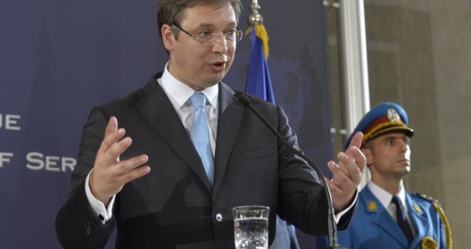 'Izgubljene' činjenice: Šta je sve Aleksandar Vučić izostavio iz zvanične biografije? A jedan čovjek uopšte se ne pominje... 