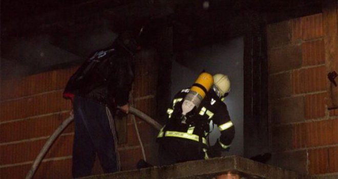 Užas u Doboju: Žena stradala u požaru, vatra progutala kuću