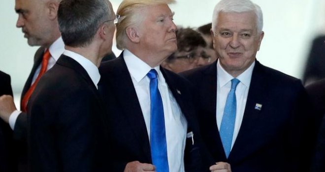 Iz Bijele kuće stiglo objašnjenje: Evo zašto je Tramp brutalno gurnuo crnogorskog premijera 