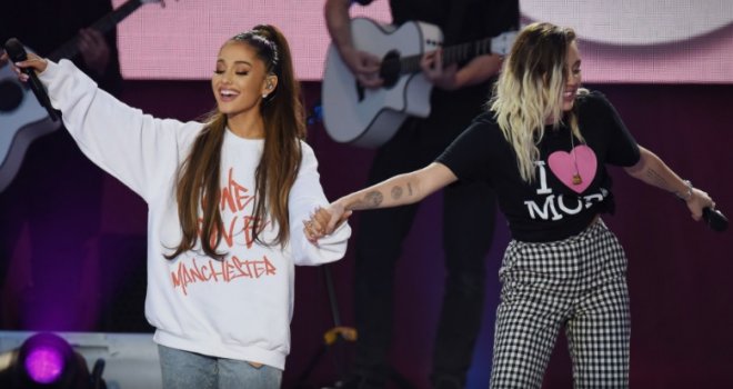 Ariana Grande i brojne popularne zvijezde nastupili za žrtve terorizma u Manchesteru