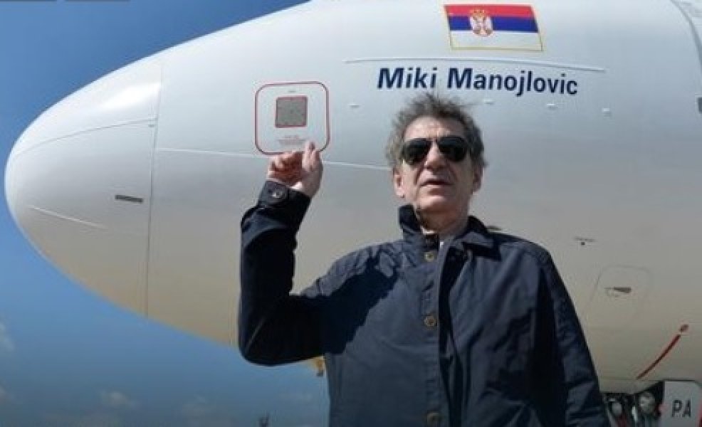 miki-manojlovic-avion