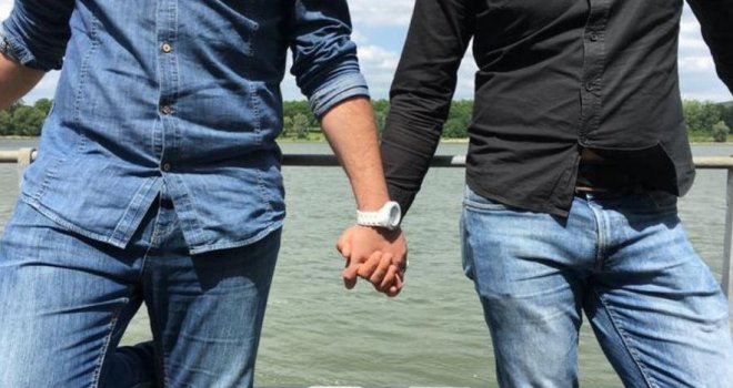Kako je biti gej na Balkanu? Jako teško! Priča Harisa i Lazara samo je jedan je od niza dokaza...