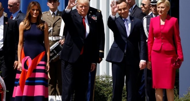 Šta se događa s bračnim parom Trump: Sve su iznenadili nježnim gestama