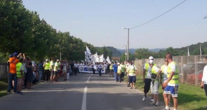 'Marš mira' ušao u Potočare: Pješačili su 100 km iz Nezuka i 240 km iz Sarajeva