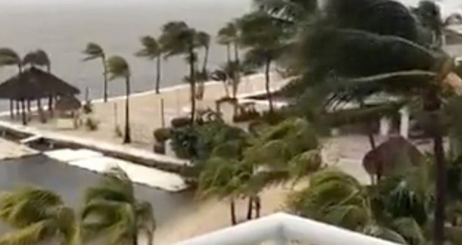  Irma divlja Floridom: Stižu zapanjujući snimci: 'Ljudi, bježite, sklanjajte se!'