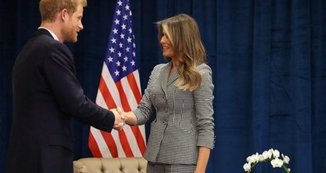 Svi pričaju o izrazima lica princa Harryja na prvom susretu s Melanijom Trump