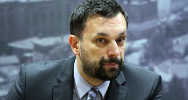 Konaković odgovorio na kritike iz SDA: Lokalni moćnici misle da su premijer i ministri glineni golubovi, e pa...  
