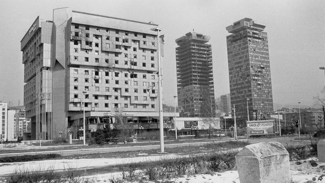holiday-inn-1993