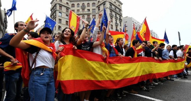 Na ulicama Barcelone ponovo hiljade građana: Traži se hapšenje smijenjenog lidera Carlesa Puigdemonta!