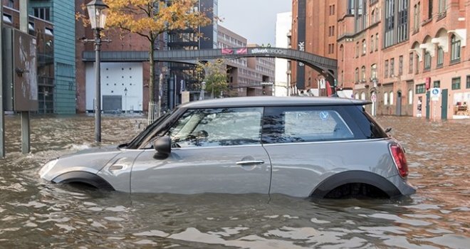 Oluja poharala Evropu: Više mrtvih, poplavljenje ulice, obustavljen saobraćaj