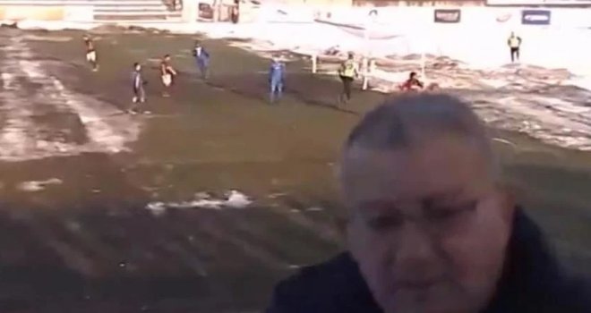 Ljutiti gledatelj ometao kameru za ofsajd na utakmici Vitez - Sarajevo