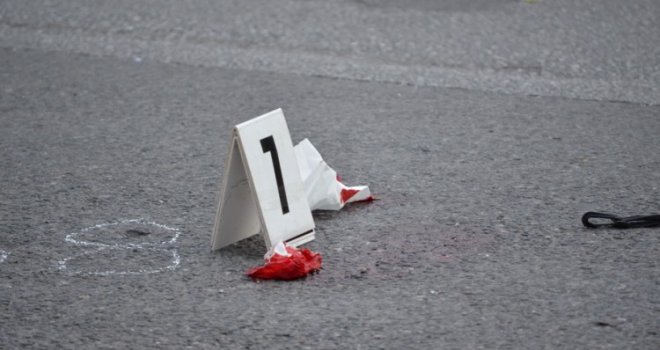 Zbog saobraćajne nesreće potpuno prekinut saobraćaj na M-18 Semizovac - Olovo