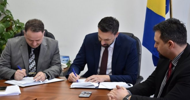 Potpisan kolektivni ugovor između Konakovića i Sindikata policije KS: Policajci dobivaju veće plate