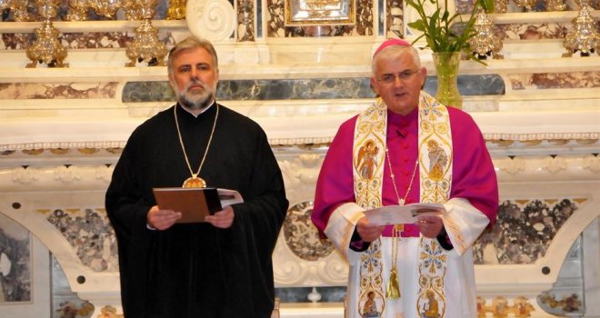 Kako žive vjerski lideri: Sveštenici koji žive bahato ili koji imaju neka bijesna kola nisu razboriti ljudi...