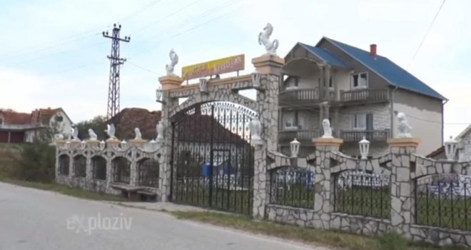 U Beču žive kao podstanari, ali kada ljeti dođu u rodni kraj, takmiče se ko će napraviti luksuzniju vilu!