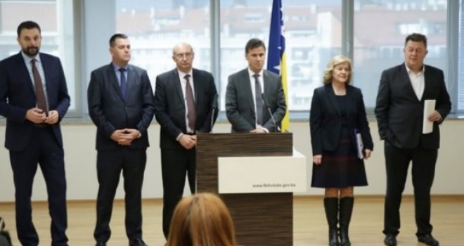 Okončan sastanak Novalića i kantonalnih premijera: Evo o čemu je bilo riječi 