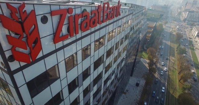 Ispred Ziraat banke ženi napravili sačekušu: Oborio me na pod, počela sam vrištati, otimali smo se...