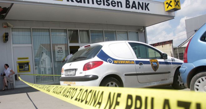 Svidjela mu se radnica u banci koju su pljačkali, pa joj se krenuo udvarati: 'Ne boj se, ljepotice...'