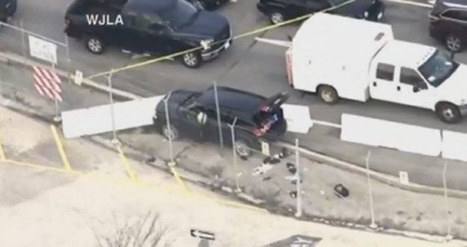 Muškarac koji se zabio autom u kapiju NSA ranjen, a zatim uhapšen