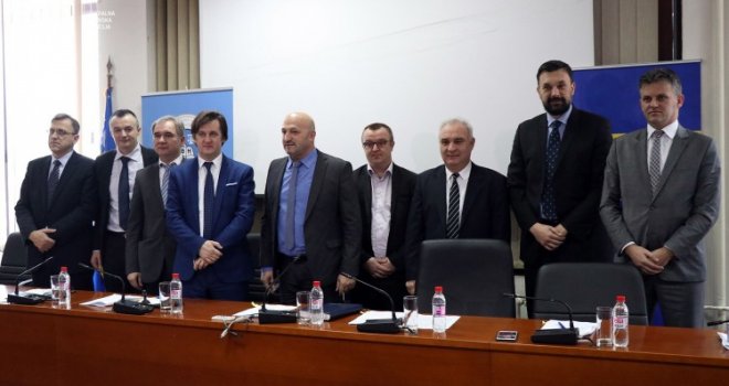 Potpisan Kolektivni ugovor za službenike organe uprave i sudske vlasti u FBiH