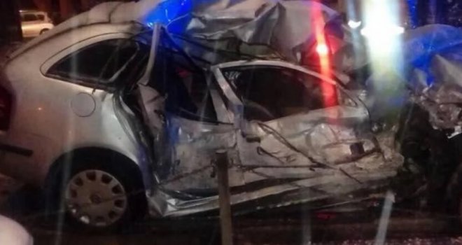 Užas u Novoj Bili: U sudaru autobusa i automobila Škoda poginula 22-godišnjakinja