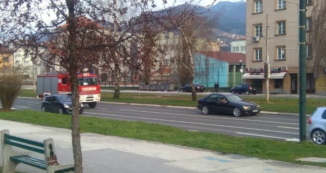 Zapalilo se vozilo u pokretu u Novom Sarajevu