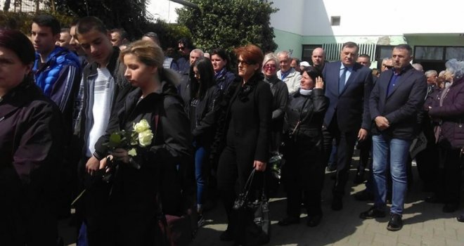 Drhti vlast u RS-u: Sada je svima jasno da je David Dragičević ubijen... Zašto je Dodik bio na sahrani? 