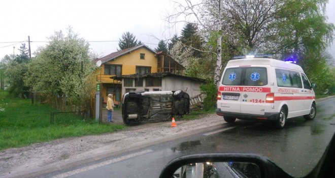 Saobraćajna nesreća na Ilidži, prevrnulo se vozilo: Jedna osoba povrijeđena