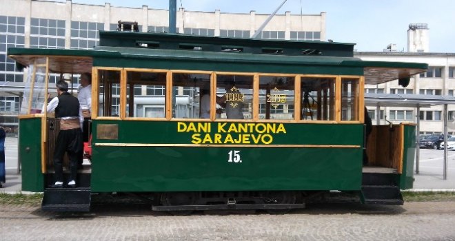 Sarajevo prije 123 godine dobilo električni tramvaj, vožnja replikom 3. maja
