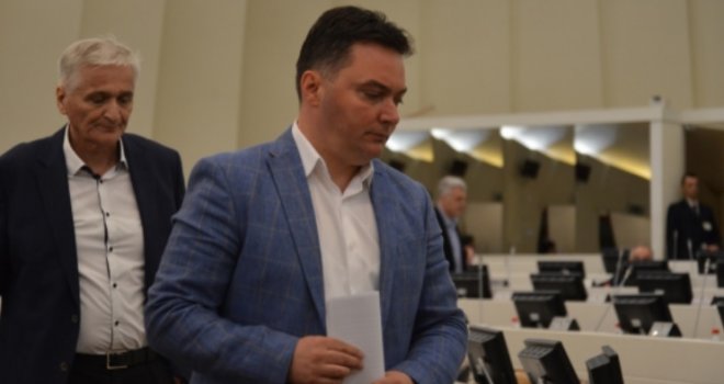 Košarac: Džaferović pokazuje snagu i mišiće samo kad Dodik nije u Sarajevu