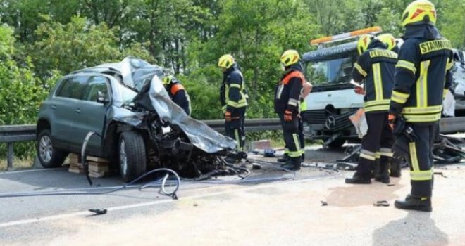 Teška nesreća u Austriji: Državljanin BiH poginuo u sudaru sa šleperom