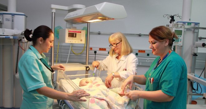 Imala srčanu manu: Na KCUS-u uspješno operirana tromjesečna beba