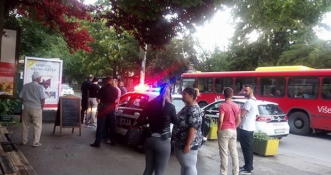 Buran incident na Ilidži: Djevojku vukli i čupali majka i rođak, intervenisala i policija!