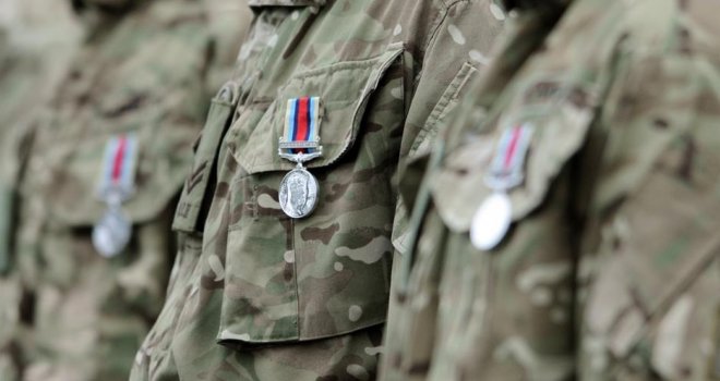 Velika Britanija šalje vojne trupe u BiH kako bi spriječili rusko miješanje u oktobarske izbore