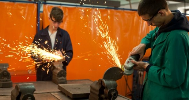 Stipendije za 105 učenika koji odaberu deficitarna zanimanja u KS-u: Oni su najpotrebniji na tržištu rada