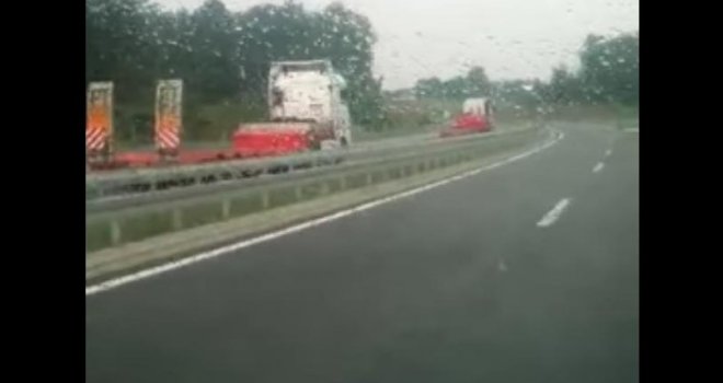 Na sreću, izbjegnuta je tragedija: Na autoputu vozili kamione suprotnim smjerom - evo kolike su kazne!