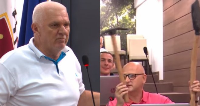 Komedija na Ilidži: Tinjak poklonio krampu i lopatu Memiću, on mu obećao vožnju 'makar u terezini'