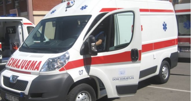 Detalji užasa u Drvaru: Mercedes prignječio glavu 11- godišnjakinji, i ona i majka u lošem stanju