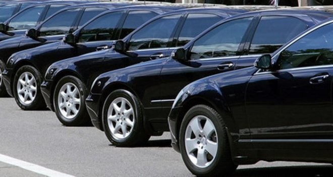 Vlada FBiH odobrila milion maraka za nabavku 20 službenih automobila: Evo ko će se ponoviti!