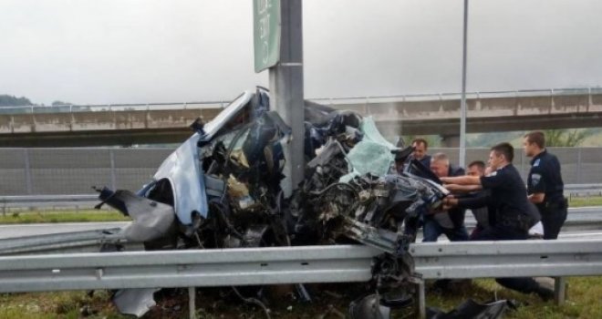 Raste broj žrtava nakon stravičnog udesa na petlji Butile: Na KCUS-u umrla i treća djevojka