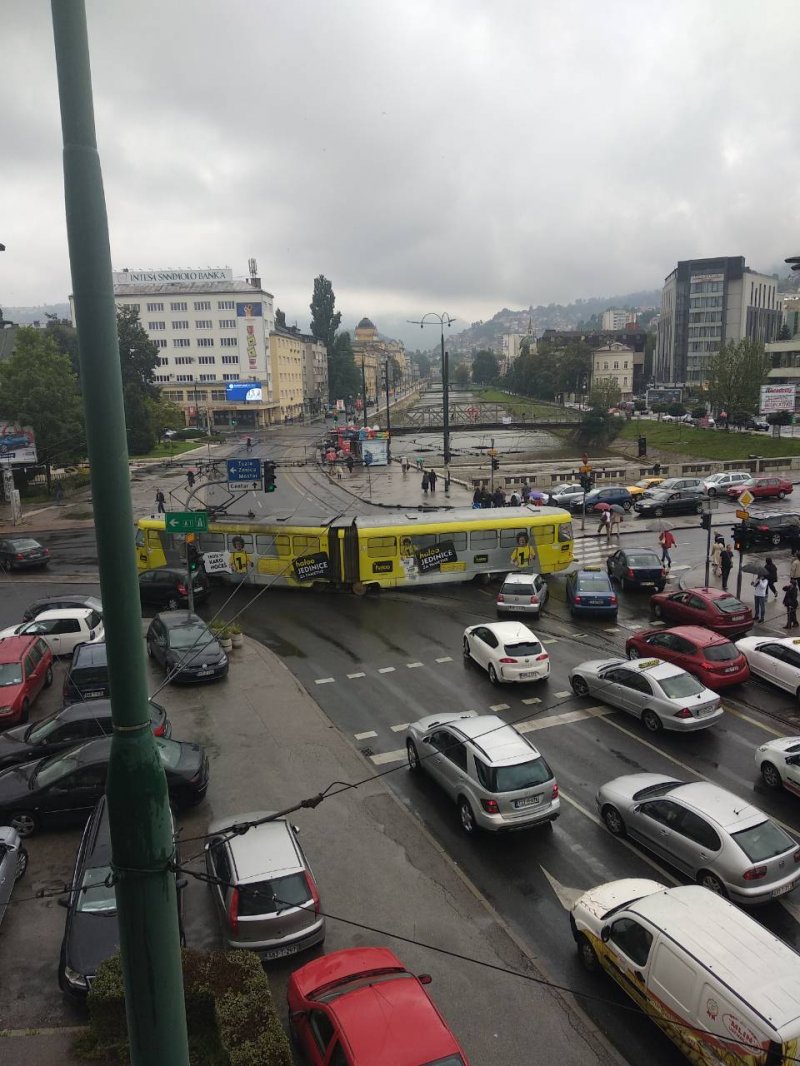 skenderija-tramvaj-sine