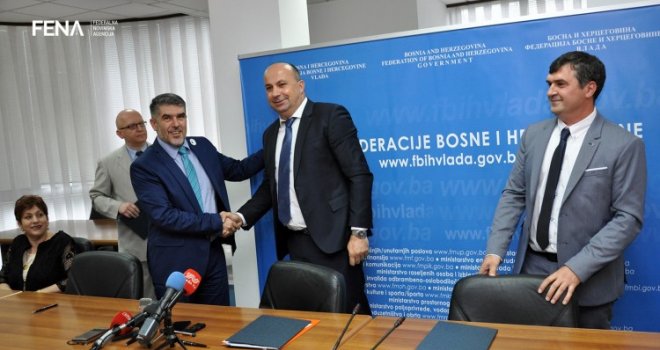 Potpisan kolektivni ugovor koji reguliše prava za 4000 radnika u BH Telecomu i HT-u Mostar