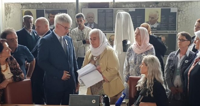 Subašić njemačkom tužiocu predala spisak 22.000 osoba: Veliki broj zločinaca još hoda slobodno...