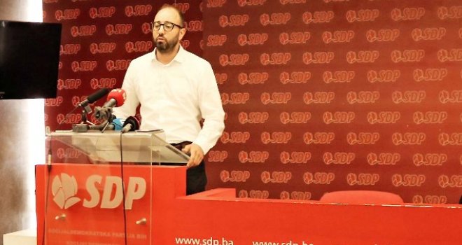 SDP dobio još jednog člana: Poznati bh. novinar pridružio se partiji, bit će kandidat za Parlament FBiH
